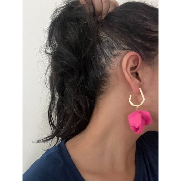 Hot pink earrings , pink acrylic fuchsia flower chunky petal earring statement - Picture 8 of 8